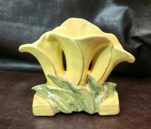 Vintage 1950s McCoy Yellow Triple Calla Lily Pottery Vase, 7" Tall, VG+/READ - Picture 1 of 9