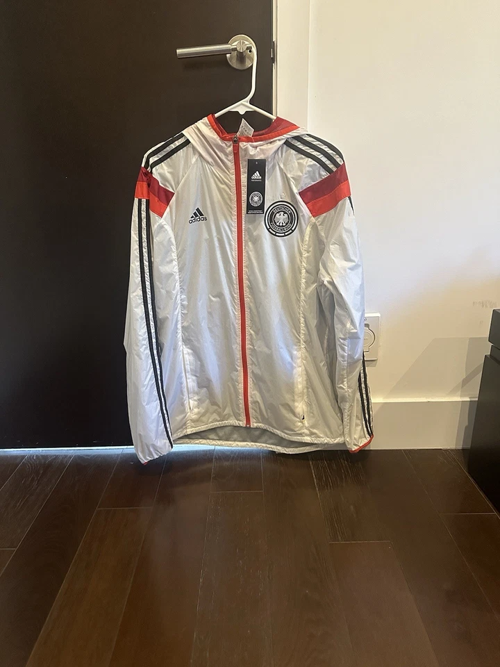 Chaqueta extremadamente rara nueva con etiquetas 2014 Adidas Alemania Selección Nacional WC 2014 TALLA M D83721 Foto 1 de 3