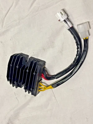 2006 2007 06-07 SUZUKI GSXR 600 750 CARREGADOR REGULADOR DE TENSÃO RETIFICADOR - Imagem 1 de 4