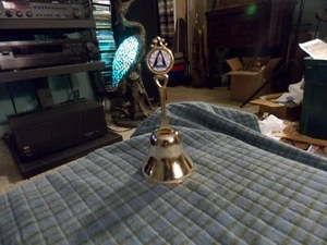 Kennedy Space Center 1984/transbordador espacial campana de cena tono dorado esmalte 4" ¡En muy buena condición! - Imagen 1 de 2