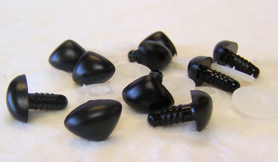 Sassy Bears 21mm BLACK D-type Safety Noses for bears, dolls, crafts (10 noses)