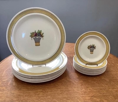 Wedgwood Directoire 7 platos amarillos y 8 platos de pan aprox. 1952-1953 Foto 1 de 4