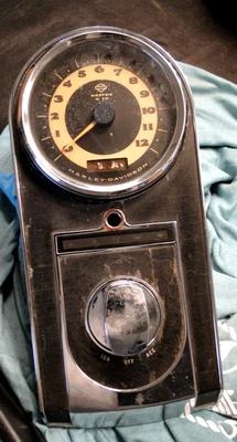 Harley Davidson Softail 67439-05 Speedometer, Ignition Switch, 71723-00A Console - Image 1 of 4