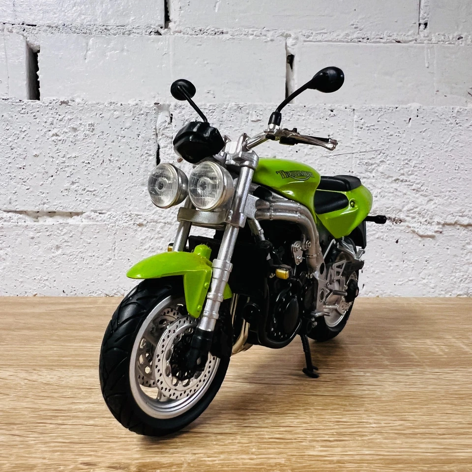 New-Ray Triumph Speed Triple 1/12 Diecast Green Black Model Motorcycle Bike - Image 1 of 4