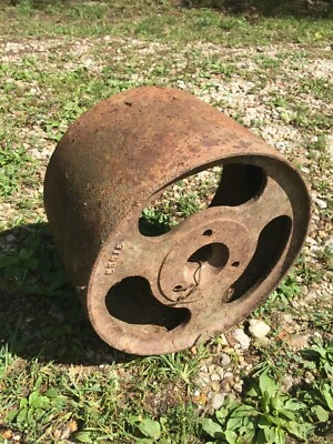 Puleggia cinghia trattore in ghisa volante 12 pollici con mozzo 7 pollici 1,5 pollici attrezzatura agricola - Immagine 1 di 4