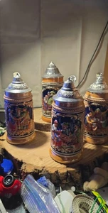 Lote de 4 pequeñas piedras de cerveza vintage de Alemania Occidental - con tapas - aprox. 7"" - Imagen 1 de 3