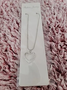 Neu in Verpackung Herz Halskette - Bild 1 von 1
