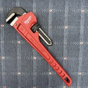 Milwaukee 48-22-7114 14-Inch Durable Steel Ergonomic Overbite Pipe Wrench - Picture 1 of 3