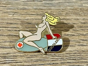 a1 PIN PINS SEXY PIN-UP AVIATION AIR WW2 NOSE ART BOMBE - Imagen 1 de 1