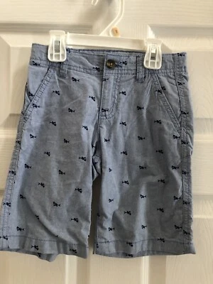 ¡Nuevo con etiquetas!  Pantalón corto Crazy 8 Boys 5t Shark azul Foto 1 de 3