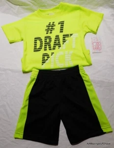 Juego de 2 piezas de camisetas cortas para niños pequeños #1 borrador selección negra y verde brillante 2 t NUEVO - Imagen 1 de 7