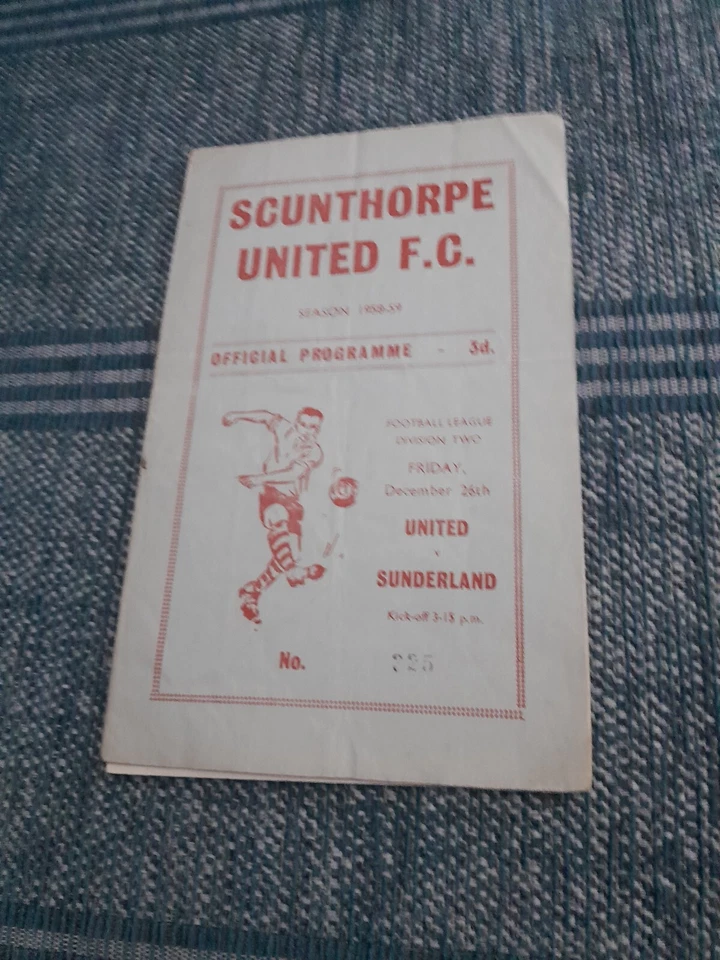 SCUNTHORPE UNITED V SUNDERLAND ( FRIDAY 26TH DECEMBER 1958 ) - Image 1 of 1