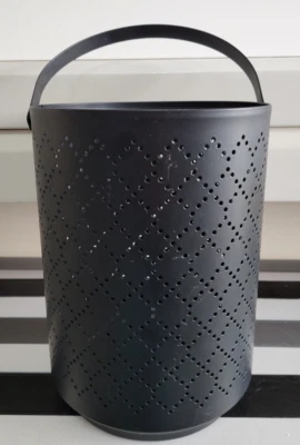 Linterna negra IKEA URSKILJA para bloque vela 8,5 pulgadas de alto diámetro 6,25 pulgadas Foto 1 de 4