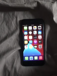 Apple iPhone 8 (PRODUIT) ROUGE - 64 Go - (Désimlocké) A1905 (GSM) (CA) - Photo 1 sur 4