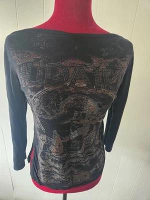  Graphic Long Sleeve Buddha Hudaipur Tee With Side Slit In Size Large Y2k - Image 1 of 4