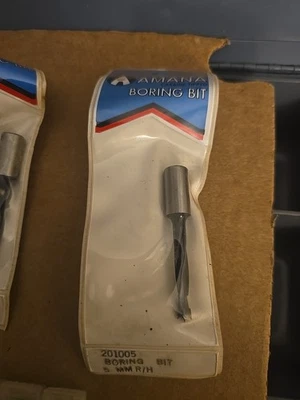 Сверло расточное Amana 201005 с твердосплавным наконечником Brad Point R/H 5 мм D x 57 мм длина x 10 мм - Изображение 1 из 2