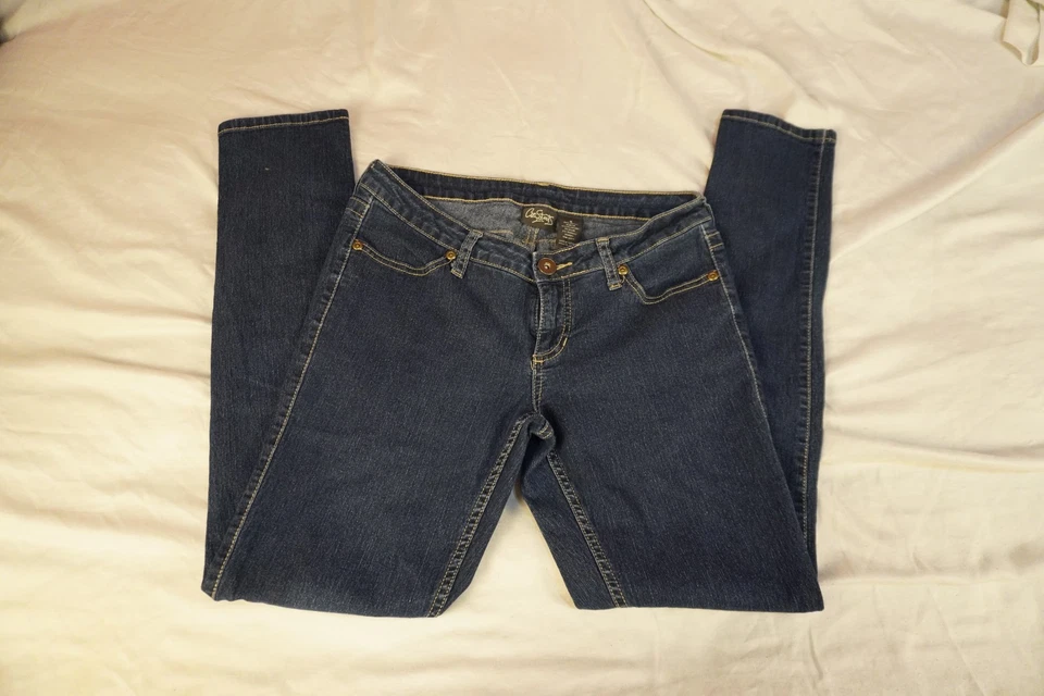 Pantalones de mezclilla ajustados City Streets para mujer de tiro bajo talla 9 juniors lavado oscuro elásticos Foto 1 de 4