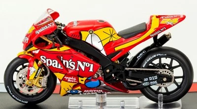 Yamaha YZR-M1 Toni Elias 2005 Scala 1:24 Modellino Classe MotoGP  Numero 24 - Immagine 1 di 4