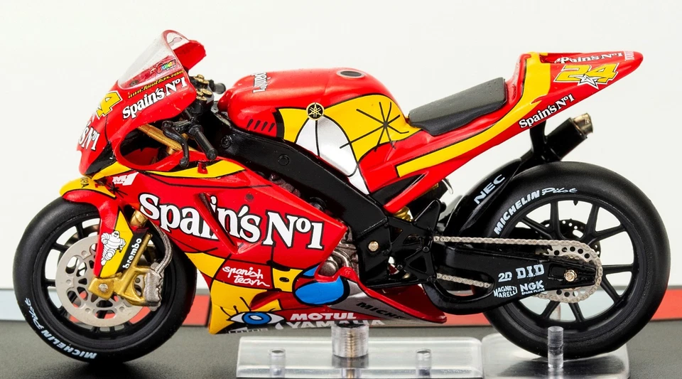 Yamaha YZR-M1 Toni Elias 2005 Scala 1:24 Modellino Classe MotoGP  Numero 24 - Immagine 1 di 4