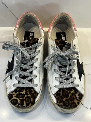 Golden Goose Deluxe Marca Superstar Rosa Plata Cordones Metálicos Azul Marino y Piel 38 8 Foto 1 de 4