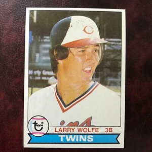 1979 Topps Set LARRY WOLFE ROOKIE #137 TWINS **MINT** 50/50 *VENDING* Raw - Picture 1 of 2