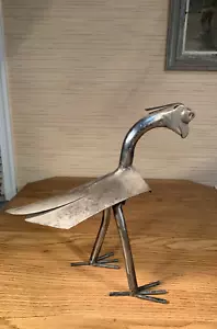 Pájaro mítico soldado metal reciclado escultura artística - Imagen 1 de 6