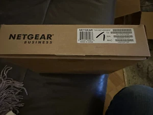 NETGEAR ProSafe GS108Tv2h2 GS108T Smart Switch 8-Port Gigabit New - Picture 1 of 9