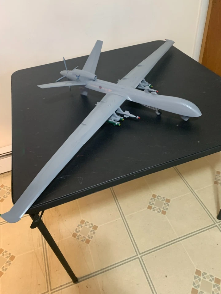 Kit impresso em 3D MQ-9 Reaper Drone escala 1:18 - Imagem 1 de 4