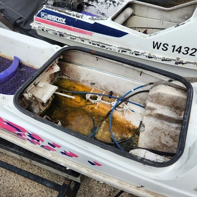 1992-2001 Kawasaki 750sx 750 sx tampa da escotilha do motor capô acabamento vedação tampa do motor capô - Imagem 1 de 2