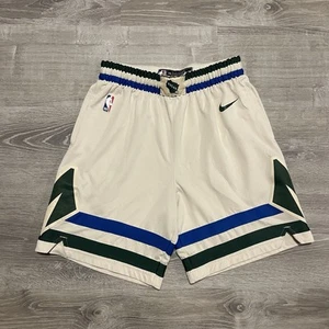 Pantaloncini Milwaukee Bucks Cream City edizione squadra Nike NBA taglia L 38 - Foto 1 di 6