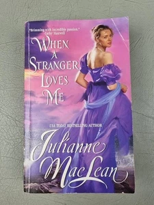When a Stranger Loves Me: Pembroke Palace Series, libro tres de Julianne MacLean - Imagen 1 de 6