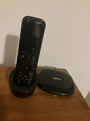 Logitech Harmony One Fernbedienung - Bild 1 von 2