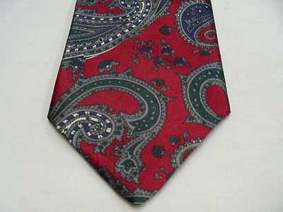 BOTANY 500 - CLASSIC - VINTAGE - PAISLEY NECK TIE! - Image 1 of 4