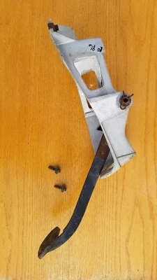 Brake Pedal Asy 1980-86 Ford Truck F150 F250 F350 1986 86 85 84 83 82 81 80 1985 - Image 1 of 4