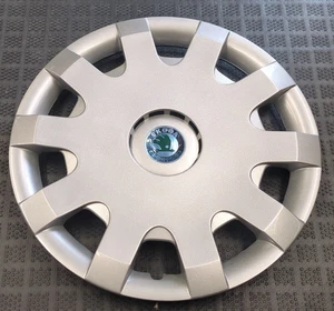 New Old Stock Genuine Skoda 15" Wheel Trim 1U0601147D (C) - Picture 1 of 6