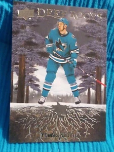 Tomas Herti 2023 ponte superiore serie 2 hockey radici profonde DR-43 squali San Jose - Foto 1 di 1