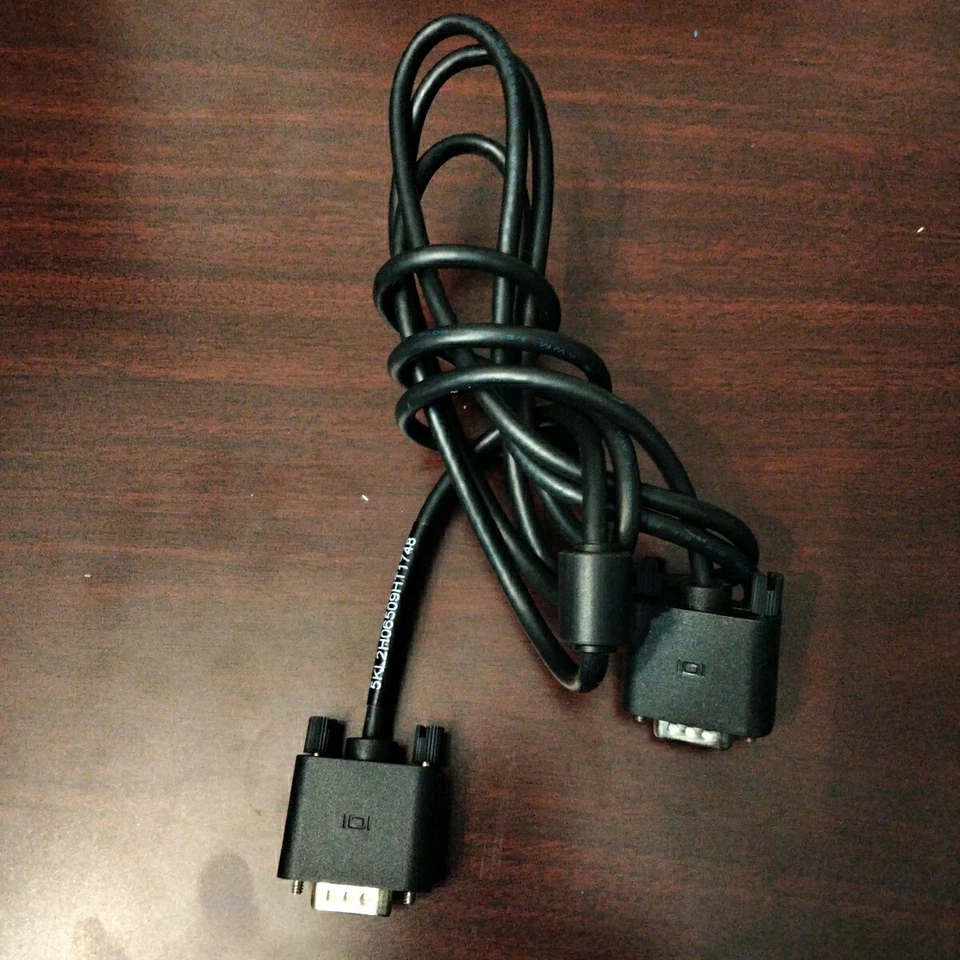 5KL2H06509 Dell 5.5 Feet Male to Male VGA Cable - Image 1 of 4