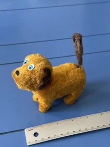 Vintage Made In Hong Kong avvolgibile coda scodinzolante cane cucciolo marrone - Foto 1 di 11