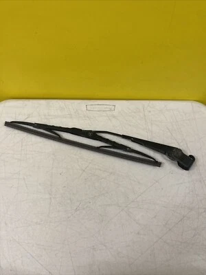 1995-2002 MERCEDES-BENZ E CLASS ESTATE REAR WIPER ARM & BLADE JET COVER - Image 1 of 4