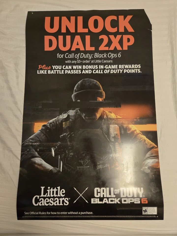 PÓSTER DE EXHIBICIÓN LITTLE CAESARS: CALL OF DUTY BLACK OPS 6  Foto 1 de 4