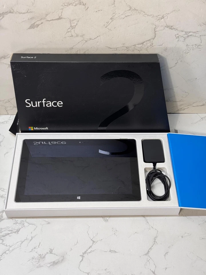 Microsoft Surface 2 Silver 32GB Wi-Fi 10.6" *Battery Issue* - Image 1 of 4