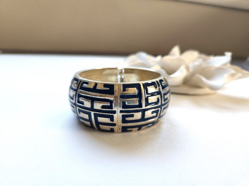 VINTAGE GIVENCHY Braccialetto Cernierato Logo Smalto Blu Morsetto Tono Oro