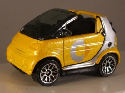 MATCHBOX MB#561 Smart Fortwo Cabrio (Coupe), 2005 Stars of Germany issue (MINT) - Image 1 of 2