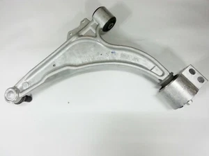 Front Lower Control Arm RH for Chevrolet CRUZE, LACETTI PREMIER 13463245 Express - Picture 1 of 3