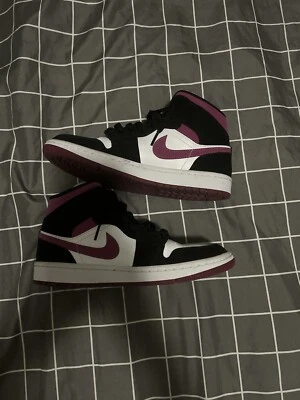 Talla 7.5 - Air Jordan 1 Mid Cactus Flower W Foto 1 de 4