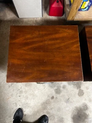 Mesitas de noche Foto 1 de 4