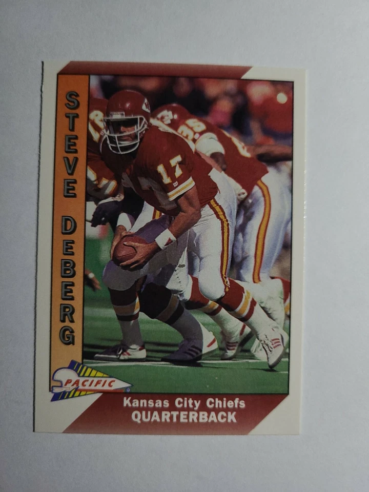 STEVE DeBERG 1991 PACIFIC FOOTBALL CARD # 207 D5487 - Image 1 of 1