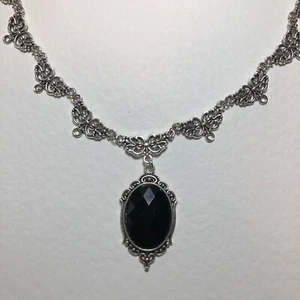 COLLAR CHARLOTTE FILIGRANA ESTILO VICTORIANO NEGRO CRISTAL ACRÍLICO PLATA PL CHNS - Imagen 1 de 6