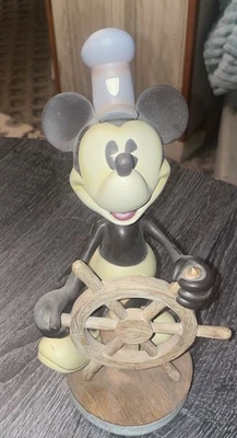 * Caja de vapor Willie Bobblehead retirada de Disney no incluida Foto 1 de 4