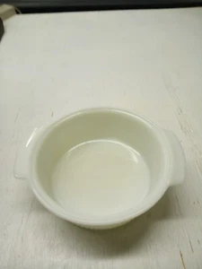 Vintage FIRE KING 3 Quart White Casserole Dish Bowl Milk Glass - Picture 1 of 3